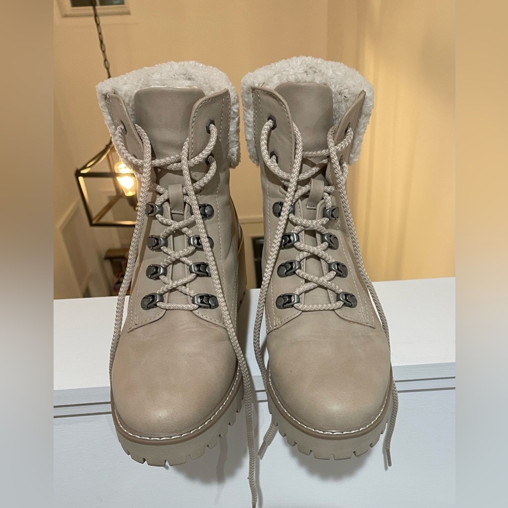 Women's beige Lace-Up Boots